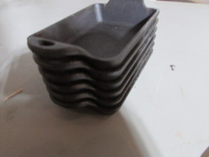 lot 11 image: Lodge Cast Iron