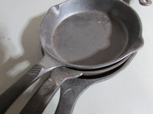 lot 14 image: Cast Iron