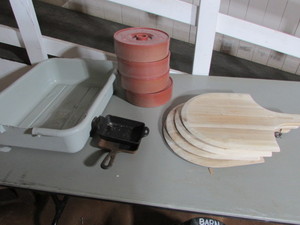 lot 22 image: Serving Items