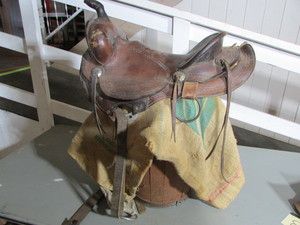 lot 23 image: Vintage Saddle