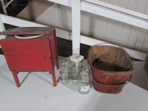 lot 73 image: Home Dcor
