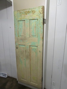 lot 101 image: Antique Door Decor
