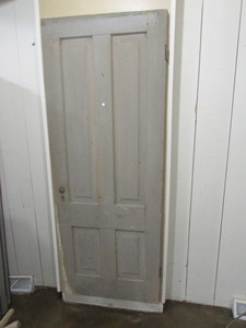 lot 102 image: Antique Door Decor