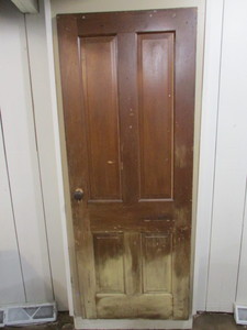 lot 104 image: Antique Door and Window Dcor