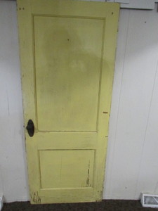 lot 105 image: Antique Door Decor
