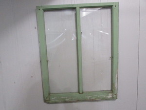 lot 108 image: Antique Windows Dcor