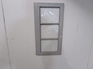 lot 109 image: Antique Windows Dcor