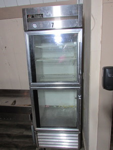 lot 112 image: Storage UnitRefridgerator