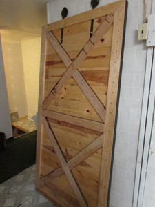 lot 117 image: Single Sliding Barn Door
