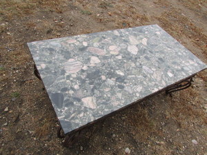 lot 131 image: IndoorOutdoor Table