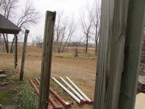 lot 136 image: Fencing