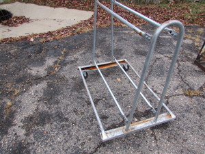 lot 147 image: Cart