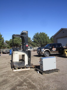 lot 5 image: Crown Upright Forklift