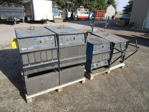 lot 21 image: (4) Miller Deltaweld 452 Welders (for parts or repair)