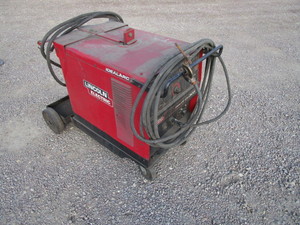 lot 18 image: Lincoln Ideal Arc CV 305 Welder