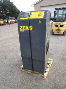 lot 1-B image: Zeks Compressed Air Dryer