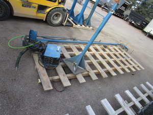 lot 18-E image: Miller Light Duty Weld Boom wWire Feeder & 60 Series Wire Feed Control