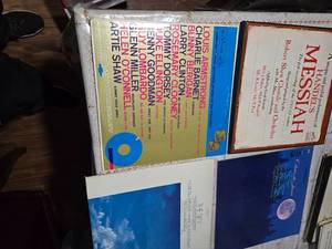 lot 52 image: Lot of 4 Albums of Vinyl Record Collections ( A Unique and joyful performance of Handels Messiah, RCA Victor, The Sky and Clair de Tune )