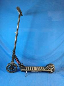 lot 119 image: Razor Power A5
