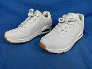 lot 158 image: New Womens Skechers Uno - Stand on Air, Size 8 White Retails for $80 