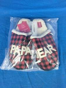 lot 174 image: Wondershop Papa Bear Slippers, Size 89
