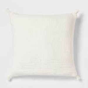 lot 213 image: Cream Double Cloth Quilt Sham - Threshold 24x24