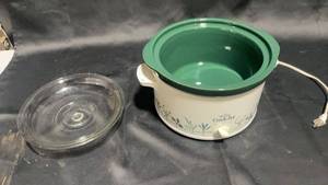 lot 7 image: Vintage Crock-Pot Slow Cooker with Lid and Insulated Carrying Case