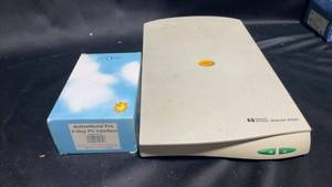 lot 55 image: Hewlett Packard ScanJet 4100C Scanner with ActiveHome Pro 2-Way PC Interface