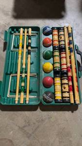 lot 84 image: 6 Players Deluxe Croquet Set with Carrying Case