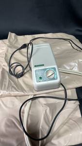 lot 106 image: Gentle Air Alternating Pressure Pump & Pad System