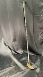 lot 120 image: Vintage Brass Putter Golf Club with Rubber Grip and big tub