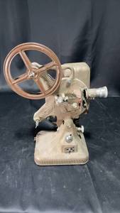 lot 149 image: Vintage Keystone K-160 16mm Film Projector