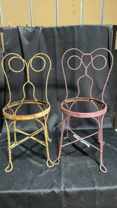 lot 161 image: Set of 2 Vintage Metal Chairs with Decorative Backrests