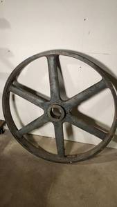 lot 162 image: Massive 39 inch 4 Groove Cast Iron Bushed Bore Multiple Sheave Pulley