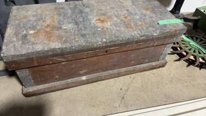 lot 191 image: Antique Wooden Storage Chest with Lid