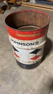 lot 194 image: Vintage Johnsons Oil Drum - Decorative Display or Storage