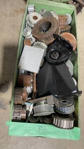 lot 196 image: Mixed Lot of Vintage Pulleys and Metal Components