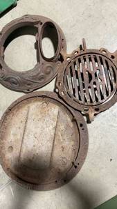 lot 199 image: Antique Cast Iron Grate and Lid Set