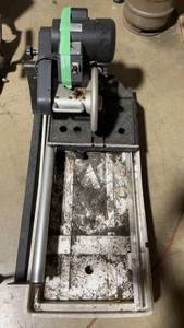 lot 201 image: Used 2.5HP Tile Saw with 24 Cutting Length
