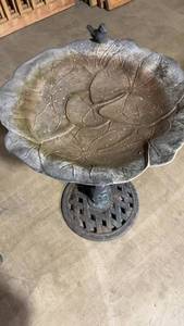lot 203 image: Vintage Cast Iron Bird Bath with Leaf Design