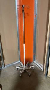 lot 214 image: Mobile IV Stand with Casters and Adjustable Height