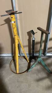 lot 218 image: Lot of 3 Vintage Adjustable Steel Support Stands