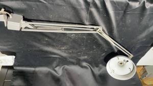 lot 226 image: Vintage Articulating Desk Lamp with Adjustable Arm