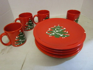Christmas Tree Dinnerware Pieces