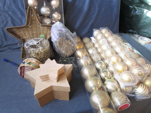 Gold Ornaments, Ribbon