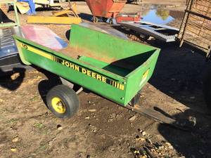 lot 133 image: John Deere Tilt Lawn CartWagon