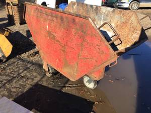 lot 136 image: Commercial 3 Wheel Shop Cart