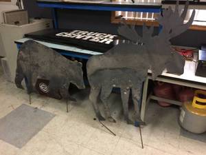 lot 144 image: Metal Silhouette Moose & Bear Metal Lawn Figures