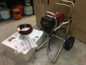 lot 168 image: Titan Impact 400 Airless Paint Sprayer with Cart