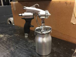 lot 208 image: Like New Earlex HVLP Spray Gun